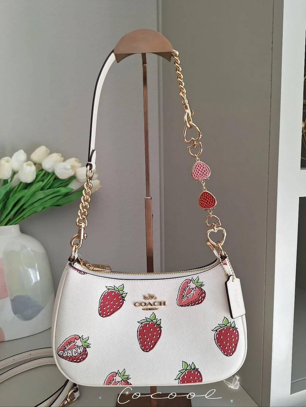 NWT Coach Teri Shoulder Bag CAL62 Strawberry Print ® Cute Chic Summer Bag - Picture 4 of 13